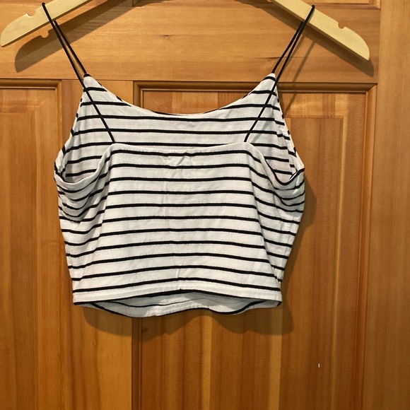 Garage crop top - Picture 2 of 3